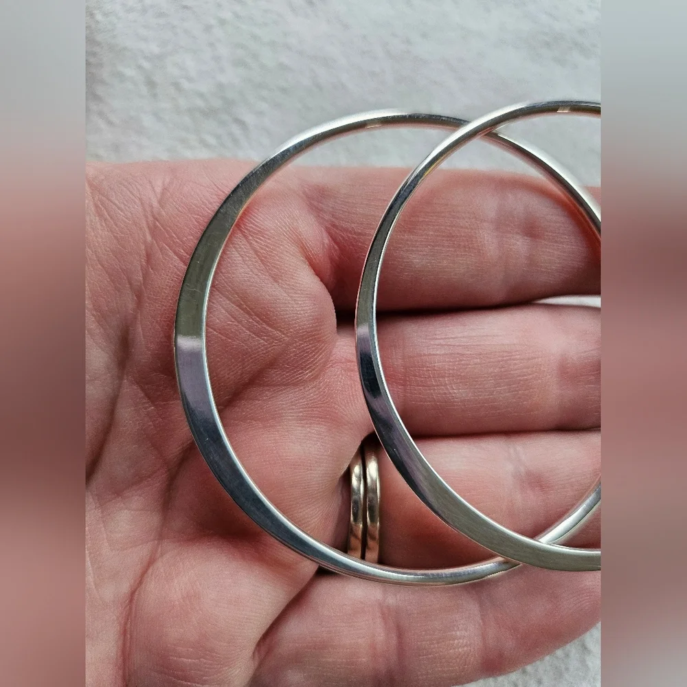 Premier Designs On The Town Silver Plated Hoop Earrings, Large, Reflective, NIB - Picture 7 of 16